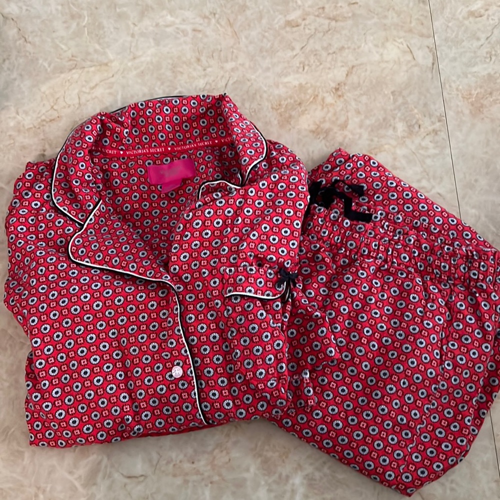 Victoria’s secrets pajama set